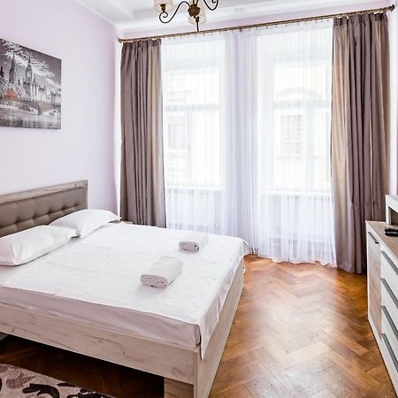 Leogrand Apartments On Stavropigiyska 7 リヴィウ エクステリア 写真