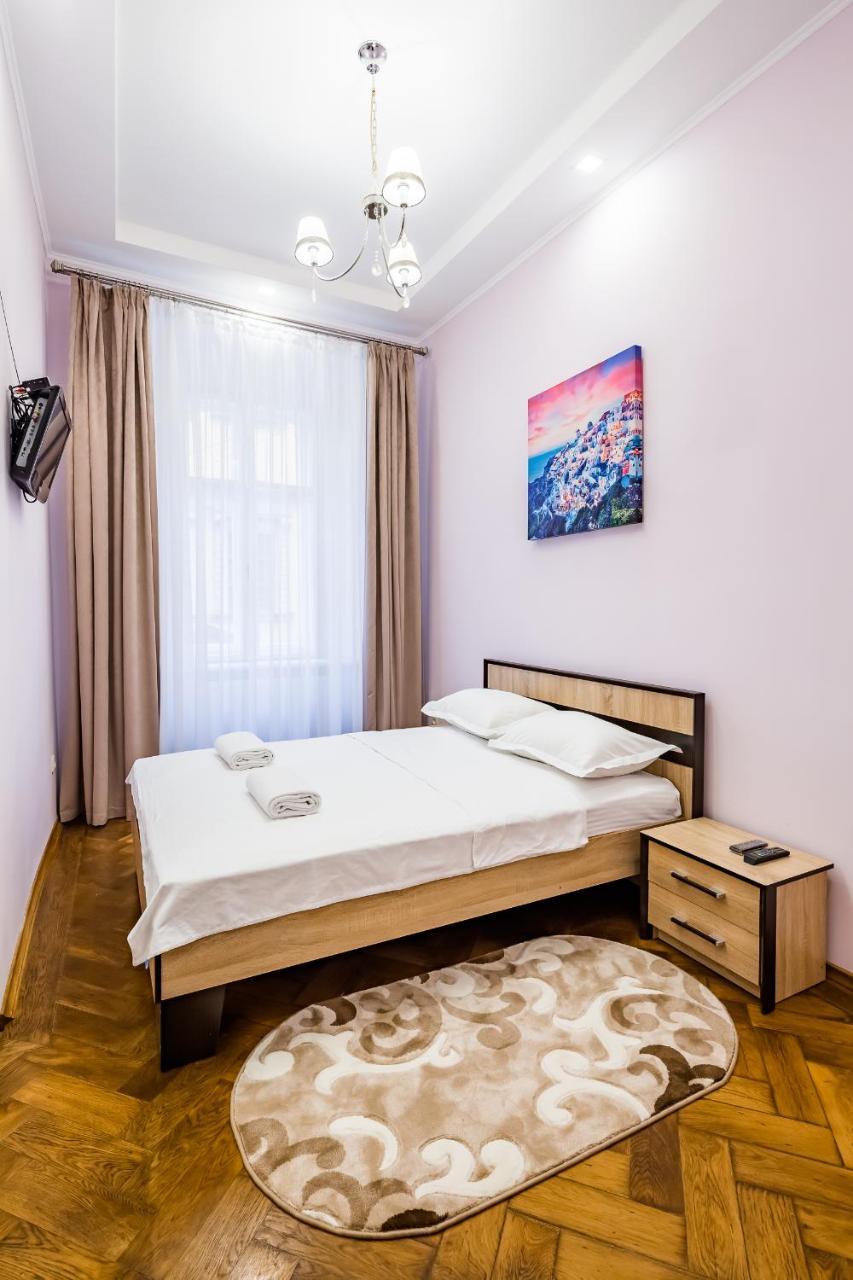 Leogrand Apartments On Stavropigiyska 7 リヴィウ エクステリア 写真